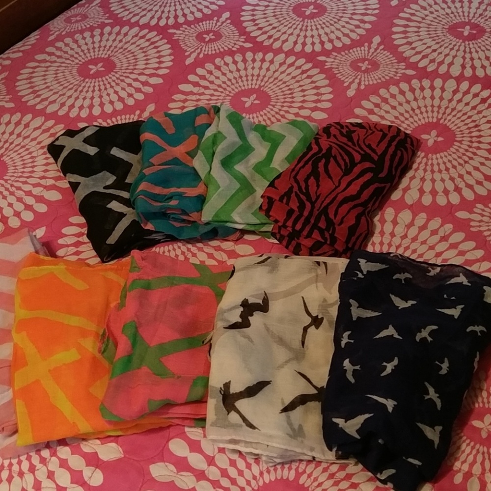 Lot of scarfs